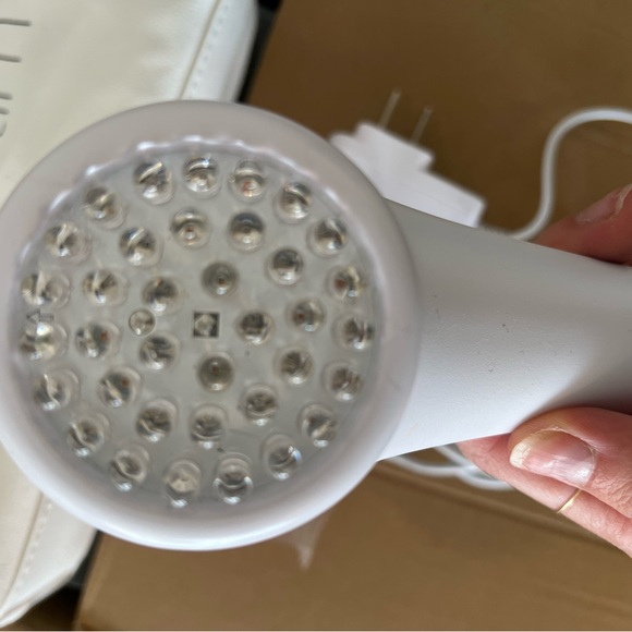 LightStim Acne - Picture 3 of 3